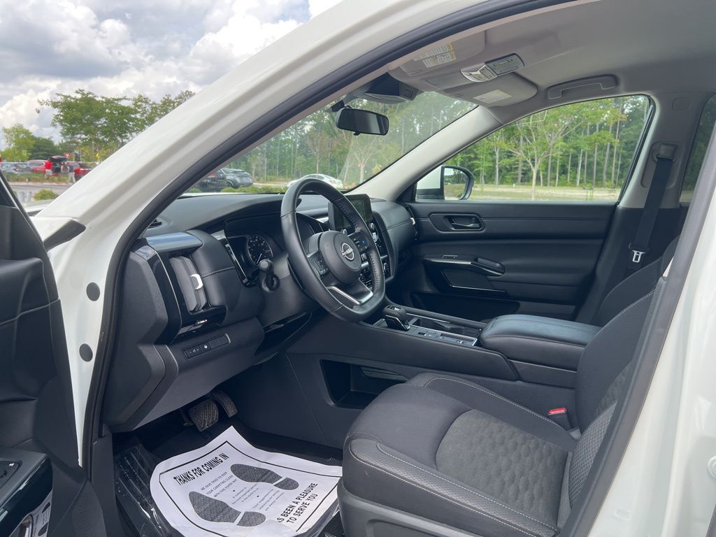 2024 Glacier White Nissan Pathfinder SV FWD SUV