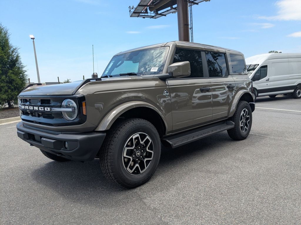 2026 Ford Bronco Outer Banks