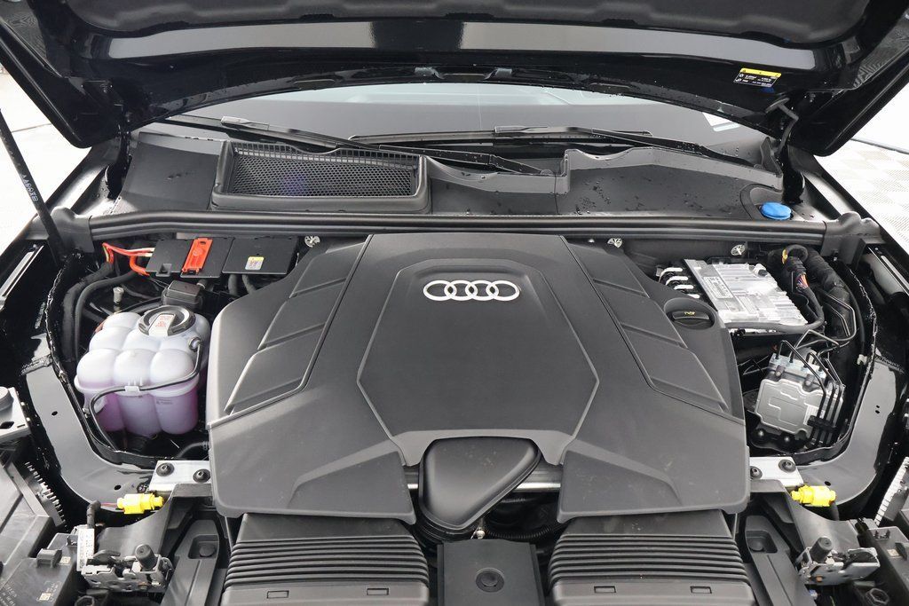 Thumbnail: 2026 Audi Q7 - 9