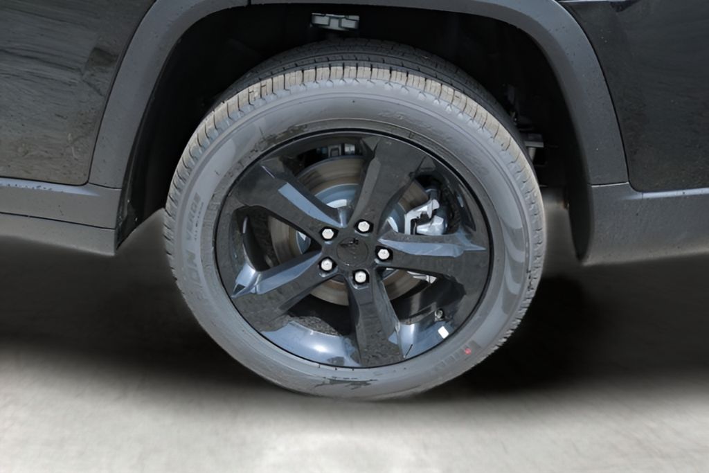 Used 2026 Black Jeep Limited image 3