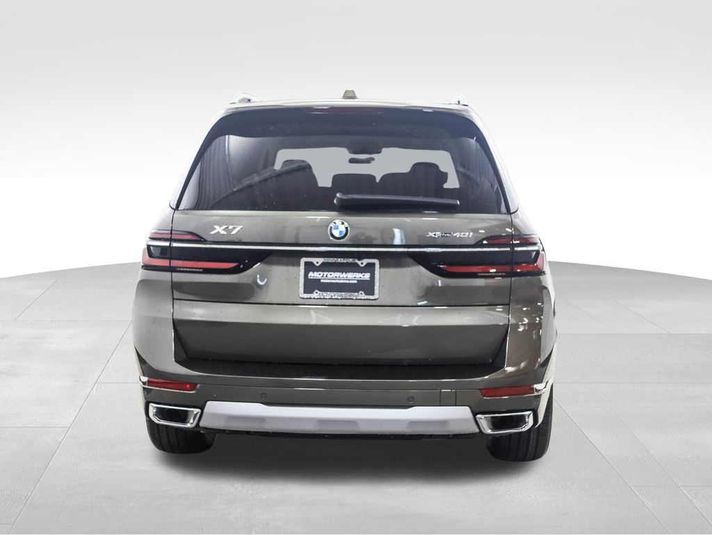Thumbnail: 2026 BMW X7 - 4