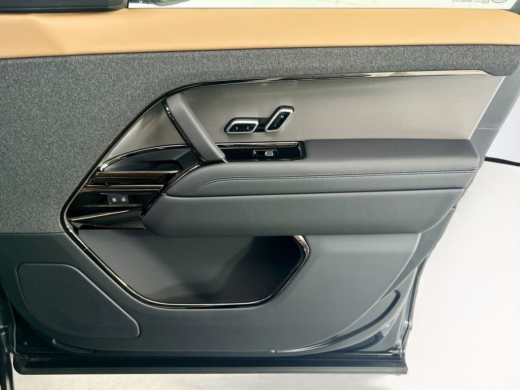Thumbnail: 2026 Land Rover Range Rover Sport - 24