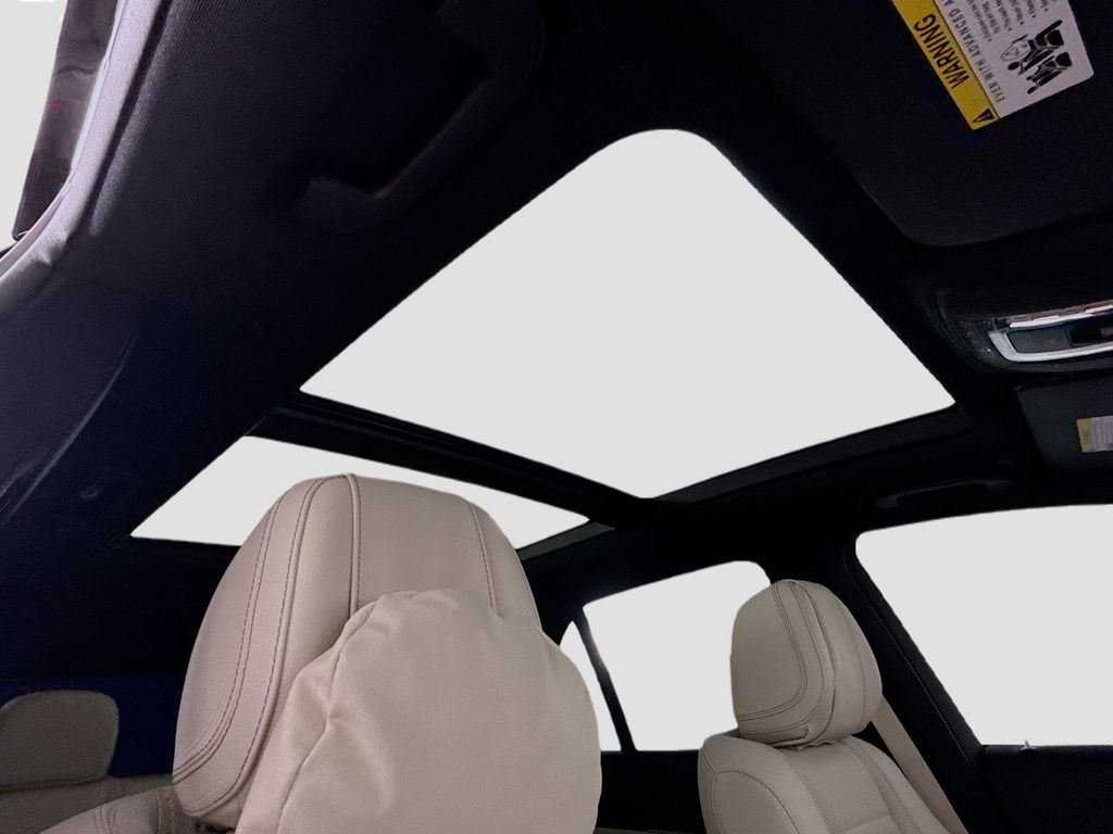 Thumbnail: 2026 Mercedes-Benz GLE - 19