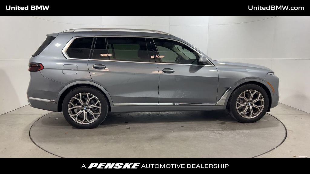 2025 BMW X7 xDrive40i 9