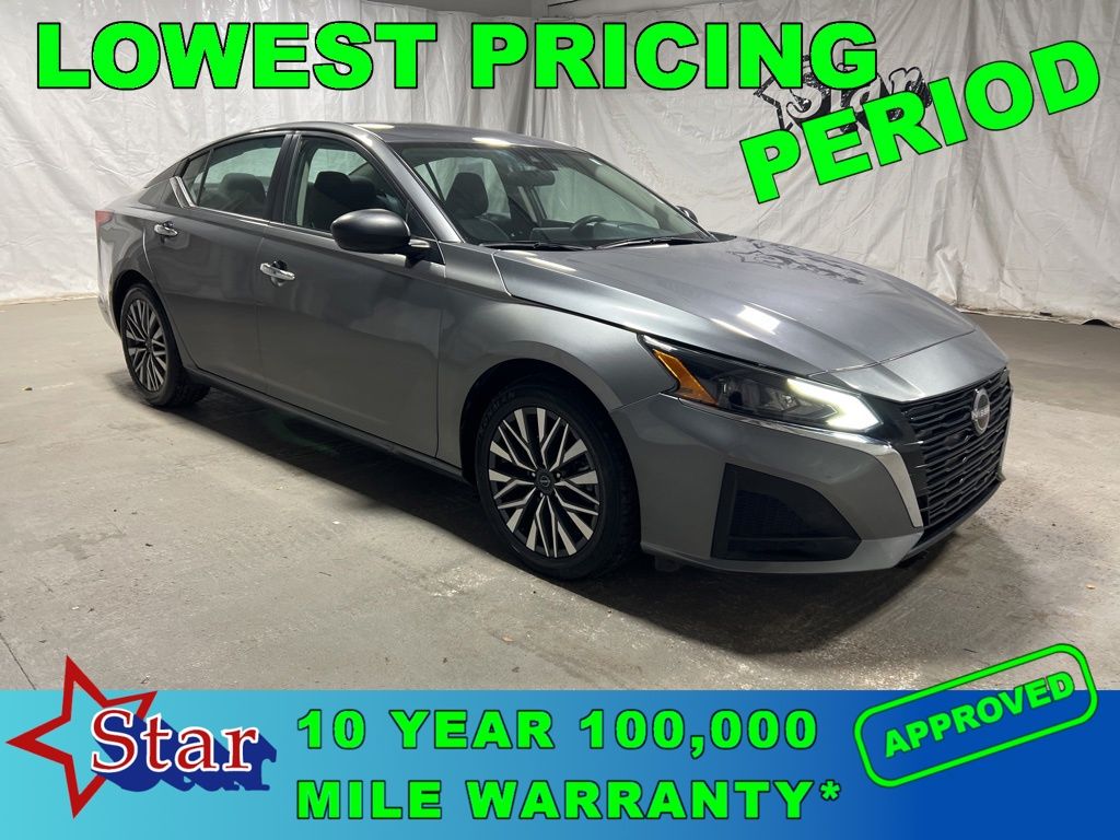 Gray (Gun Metallic) 2024 Nissan Altima Sedan Front-Wheel Drive Continuously Variable Transmission