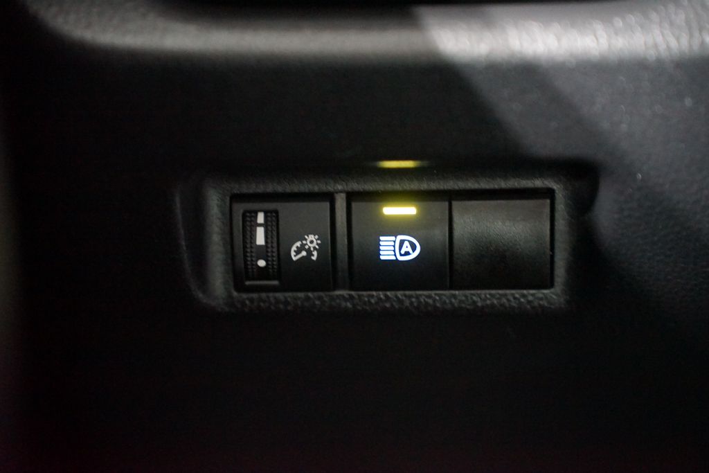 2021 Toyota RAV4 XLE 23