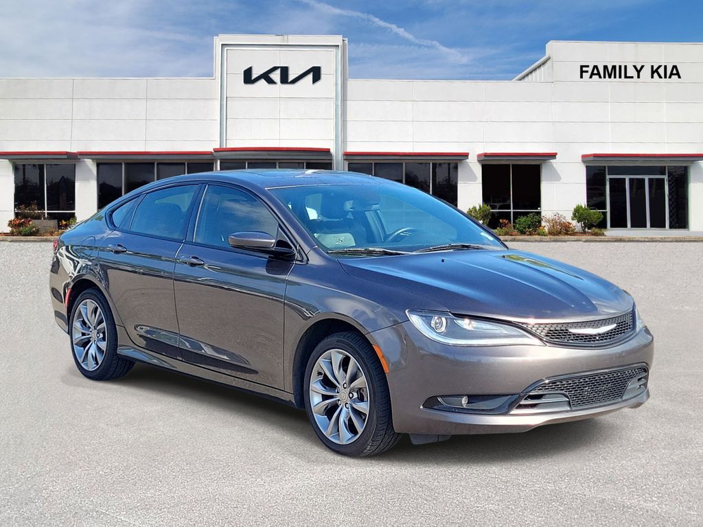 2015 Chrysler 200 S Sedan FWD