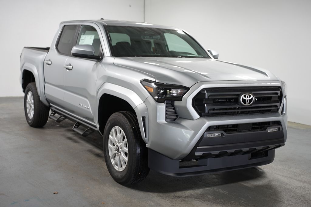 2025 Toyota Tacoma SR5 3