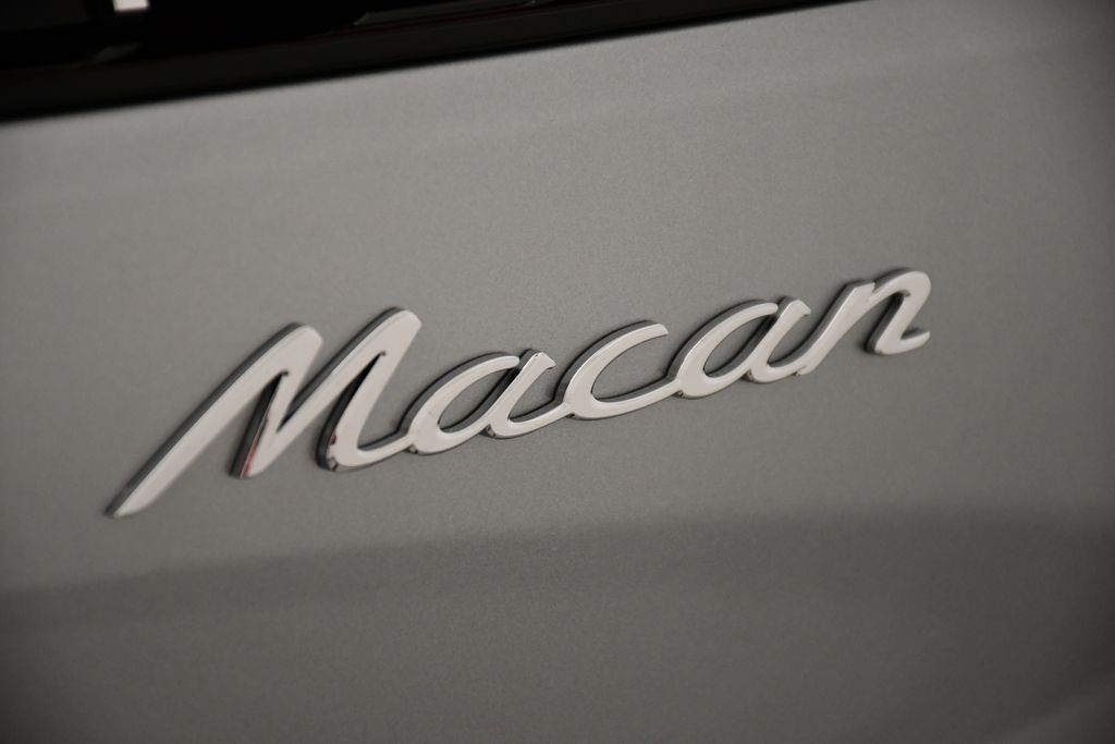 Thumbnail: 2026 Porsche Macan - 11