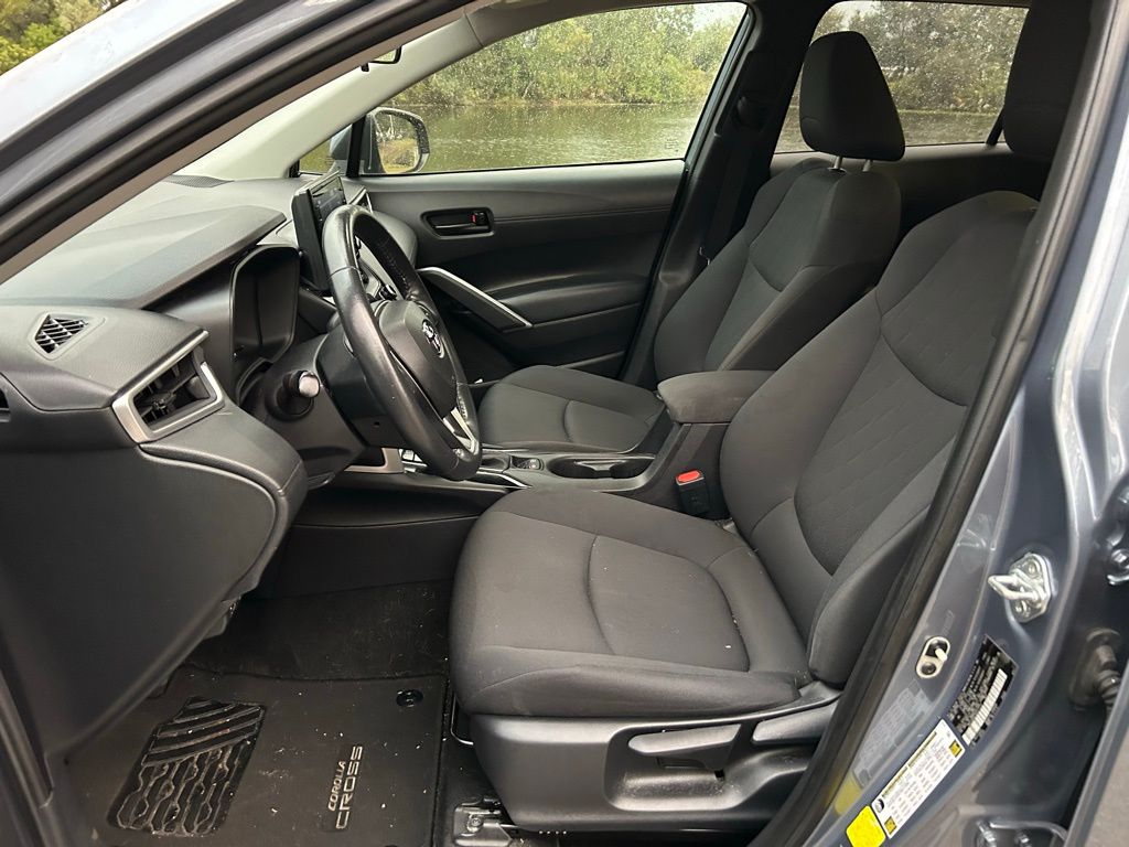 Thumbnail: 2022 Toyota Corolla Cross - 14