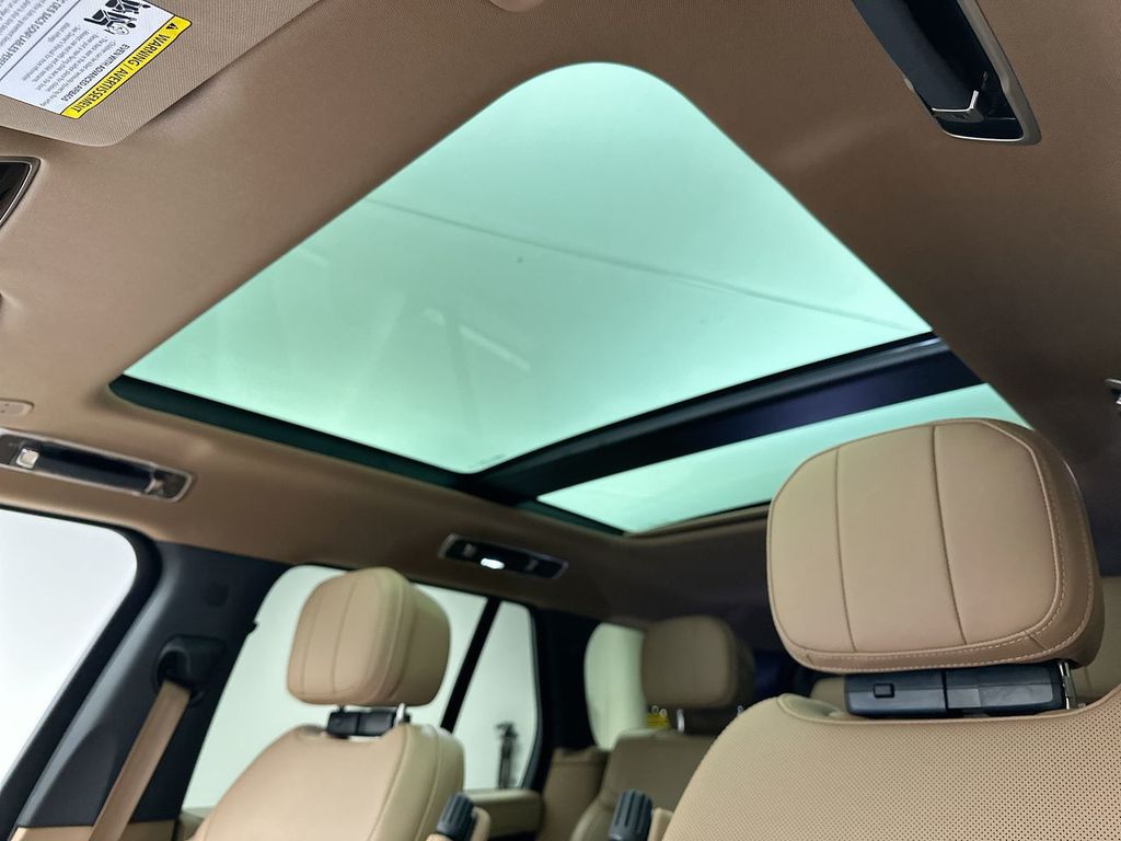 Thumbnail: 2024 Land Rover Range Rover - 11