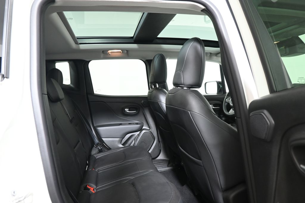 Thumbnail: 2022 Jeep Renegade - 28
