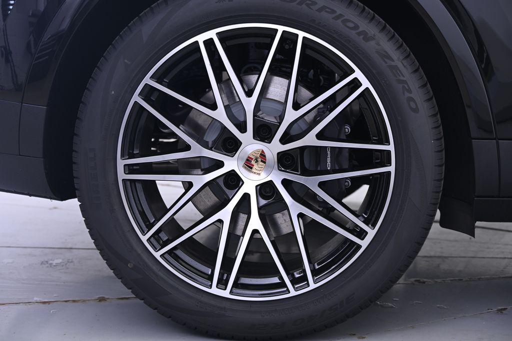 Thumbnail: 2025 Porsche Cayenne - 13