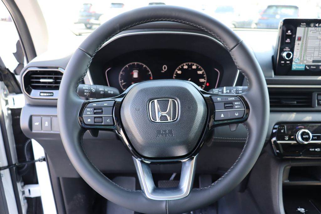 2025 Honda Pilot Touring 32
