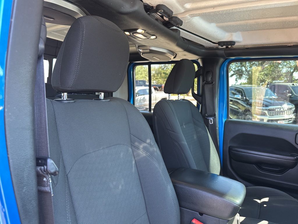Used Car 2021 Jeep Gladiator  Sport For Sale Under $35,000 In Austin, Texas