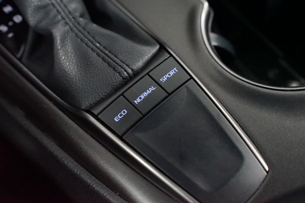 Thumbnail: 2022 Toyota Camry - 22