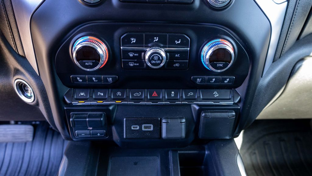 Used 2019 GMC Sierra 1500 SLT 4D Crew Cab