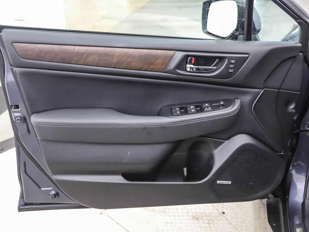 2017 Subaru Outback 2.5i Limited 9