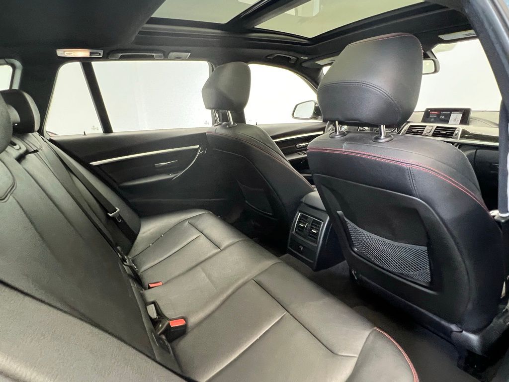 Thumbnail: 2018 BMW 3 Series - 9