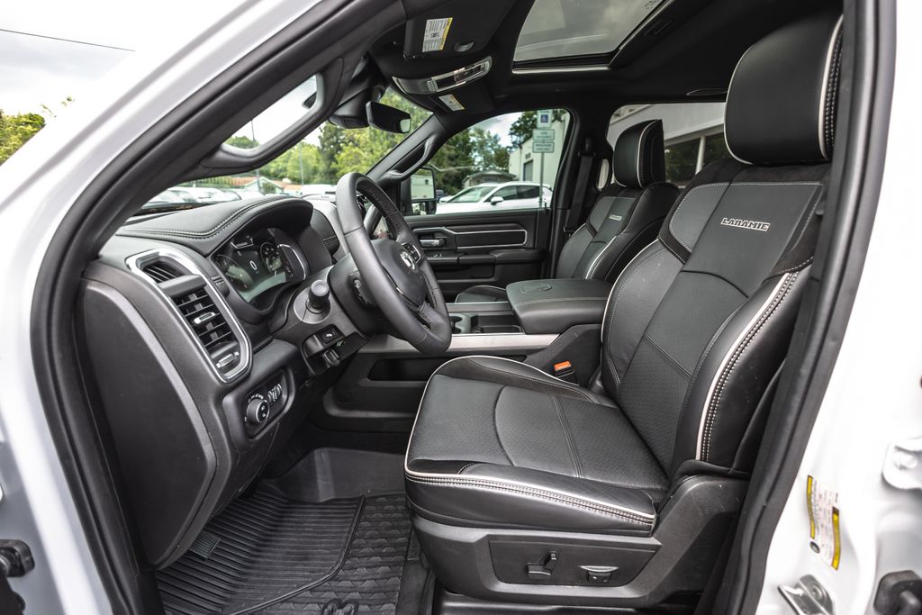 2025 Ram 3500 Laramie thumbnail 24