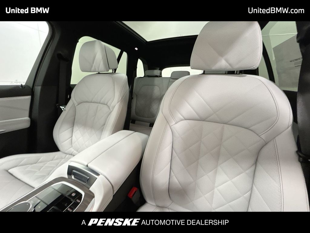 Thumbnail: 2026 BMW X5 - 13
