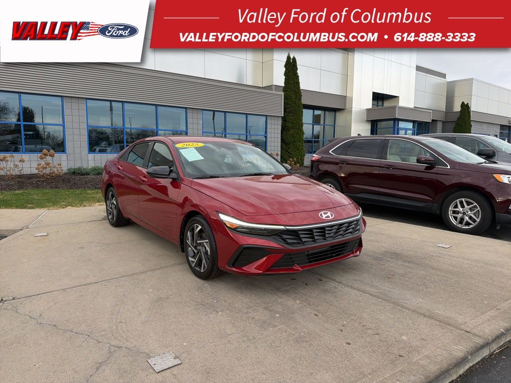 Red 2025 Hyundai Elantra SEL Sport FWD Sedan Front-Wheel Drive Continuously Variable Transmission