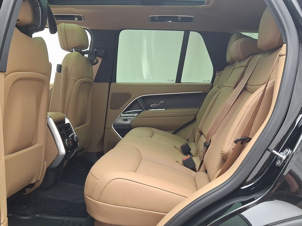 Thumbnail: 2026 Land Rover Range Rover - 6