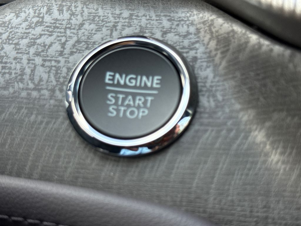 New 2026 White Ford Platinum image 23