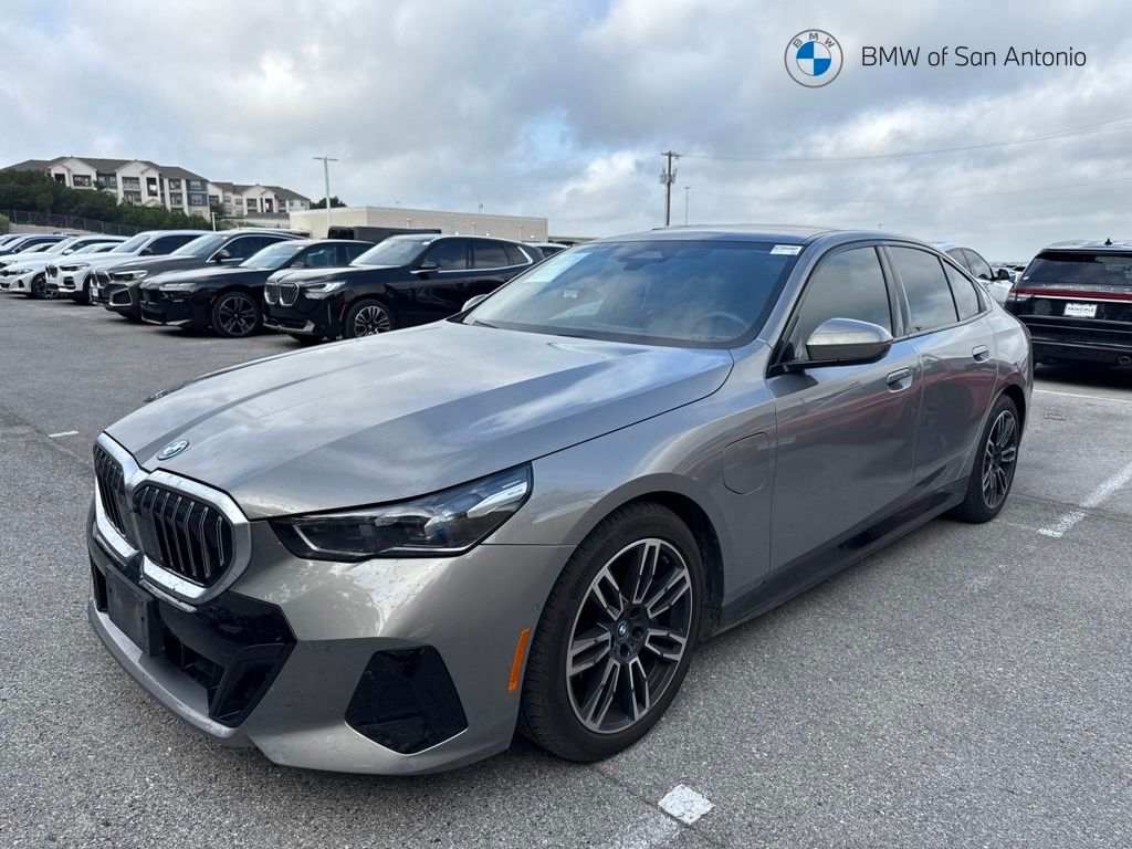 Gray (Oxide Grey Metallic) 2025 BMW 5 Series 550e xDrive Sedan All-Wheel Drive 8-Speed Automatic
