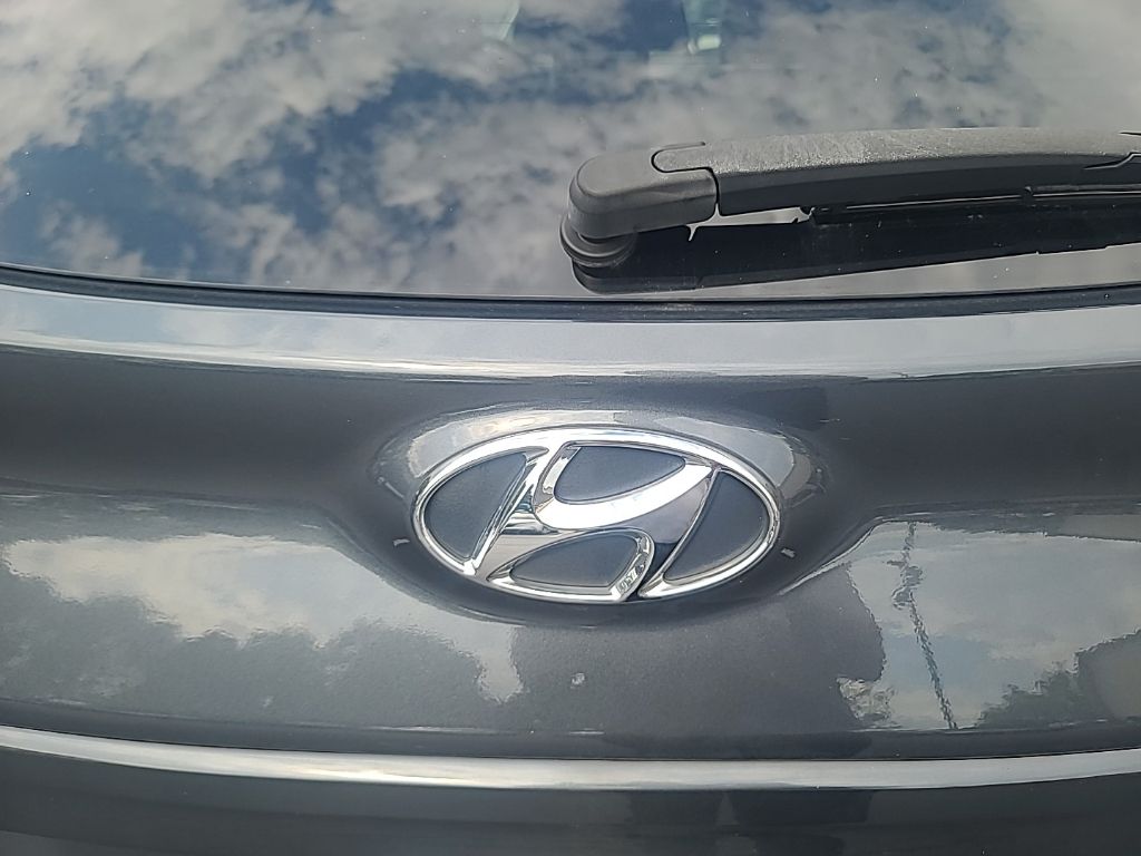 Used 2020 Gray Hyundai SEL Plus image 6