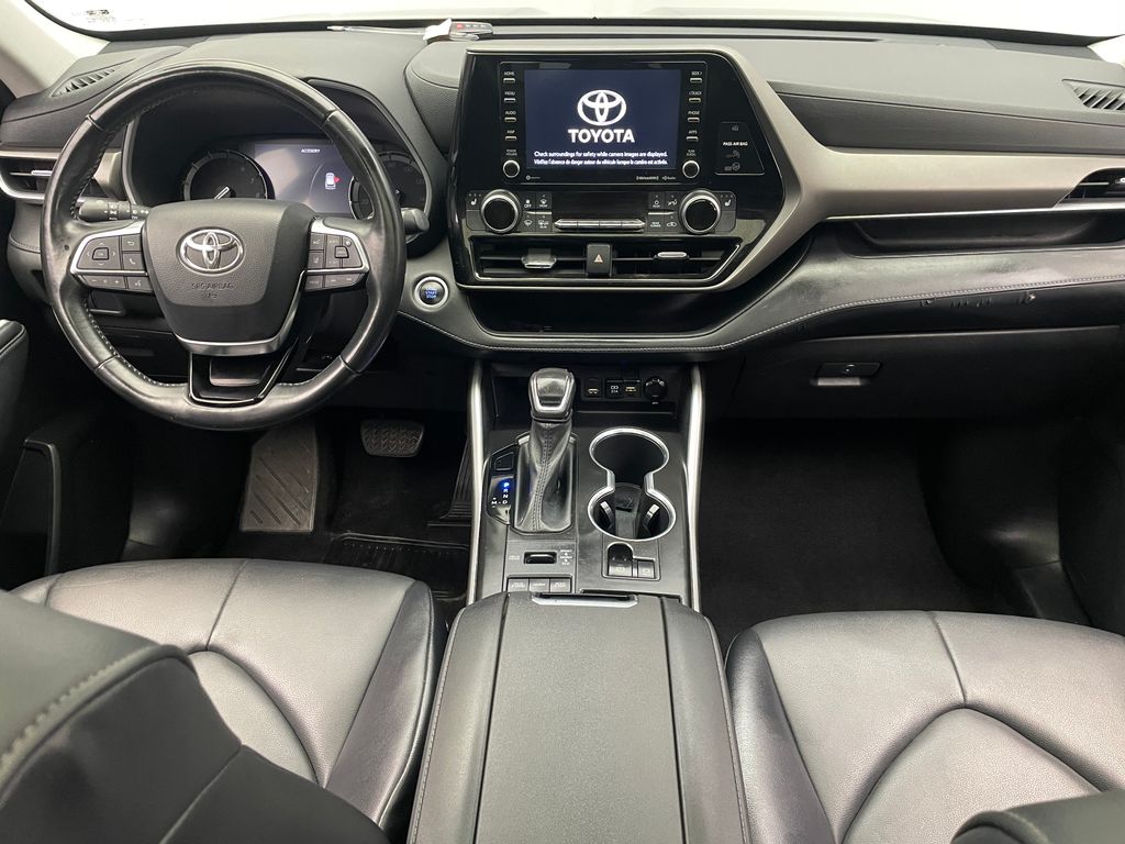 2021 Toyota Highlander XLE 19