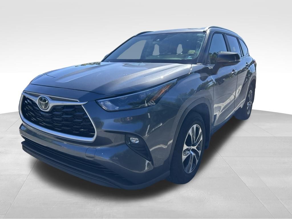 Magnetic Gray Metallic 2023 Toyota Highlander SUV / Crossover All-Wheel Drive 8-Speed Automatic