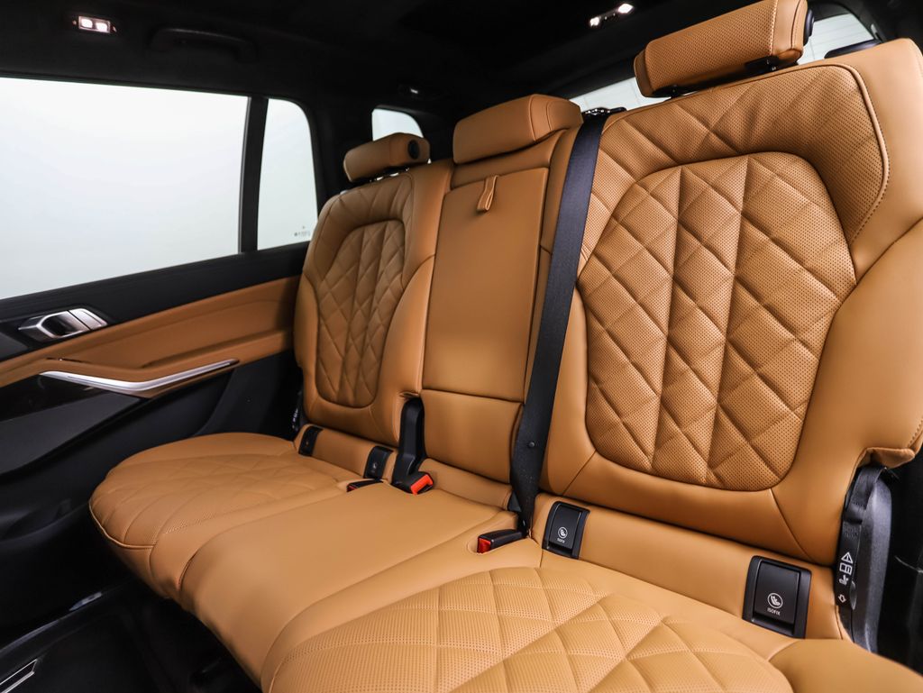 Thumbnail: 2026 BMW X7 - 24