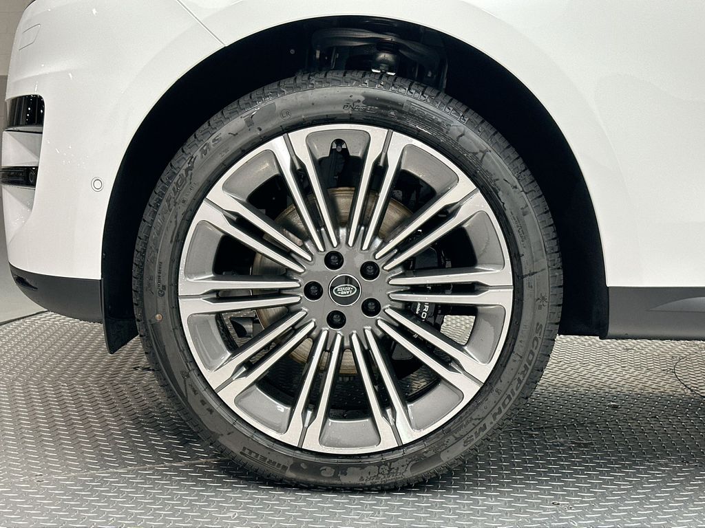 Thumbnail: 2025 Land Rover Range Rover Sport - 5