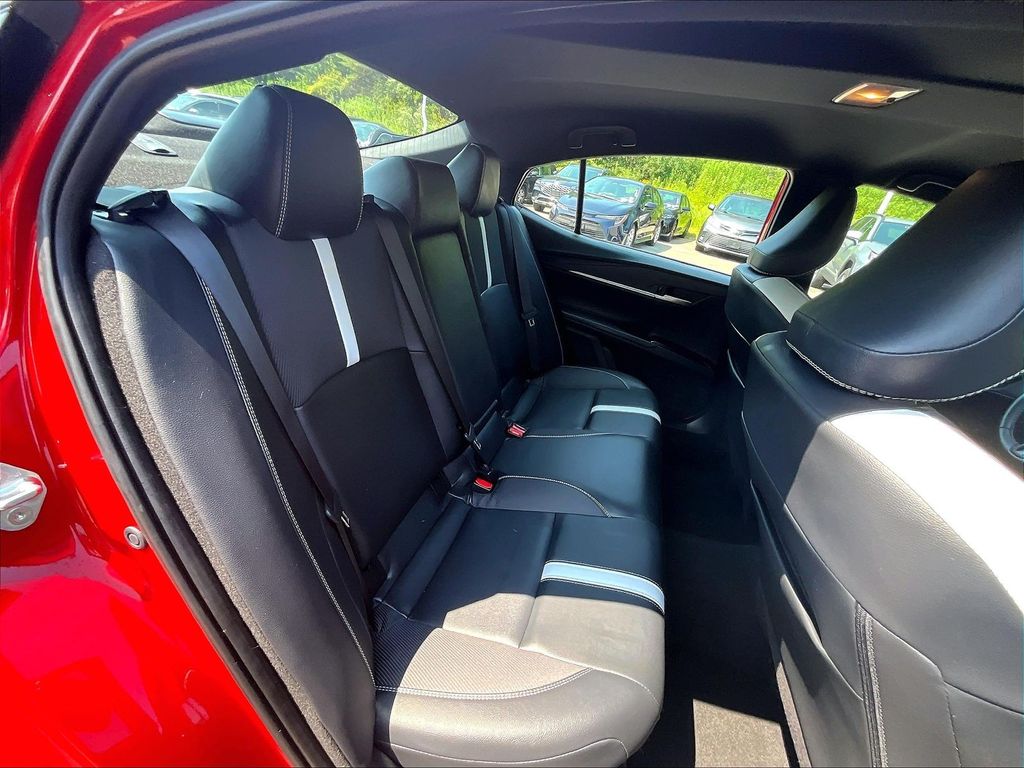 2025 Toyota Camry — photo 16