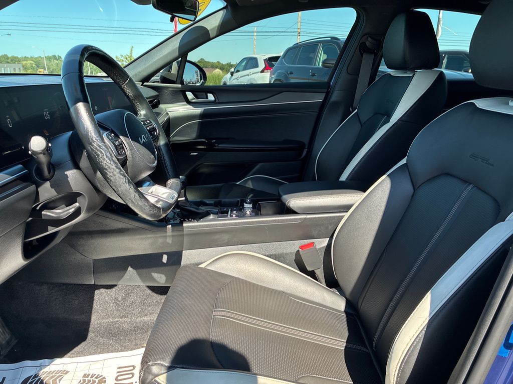 2025 Kia K5 GT-Line - 9