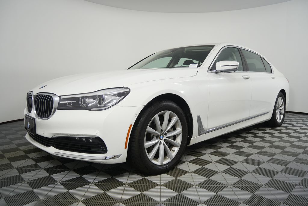 Thumbnail: 2018 BMW 7 Series - 7