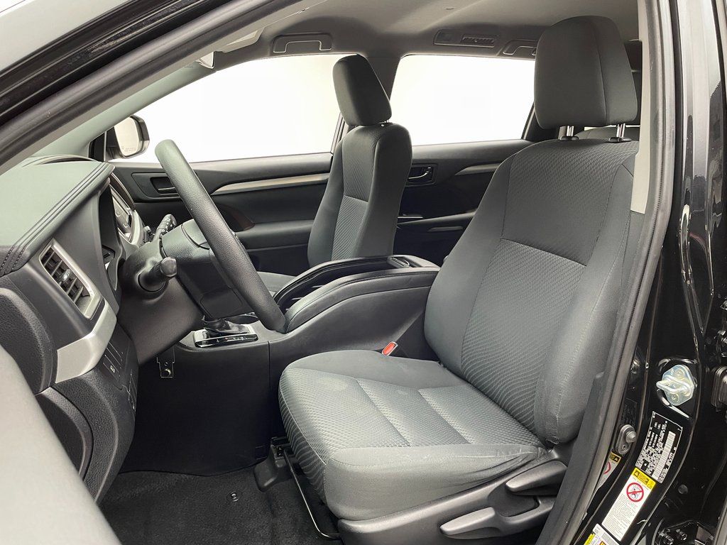 Thumbnail: 2019 Toyota Highlander - 13