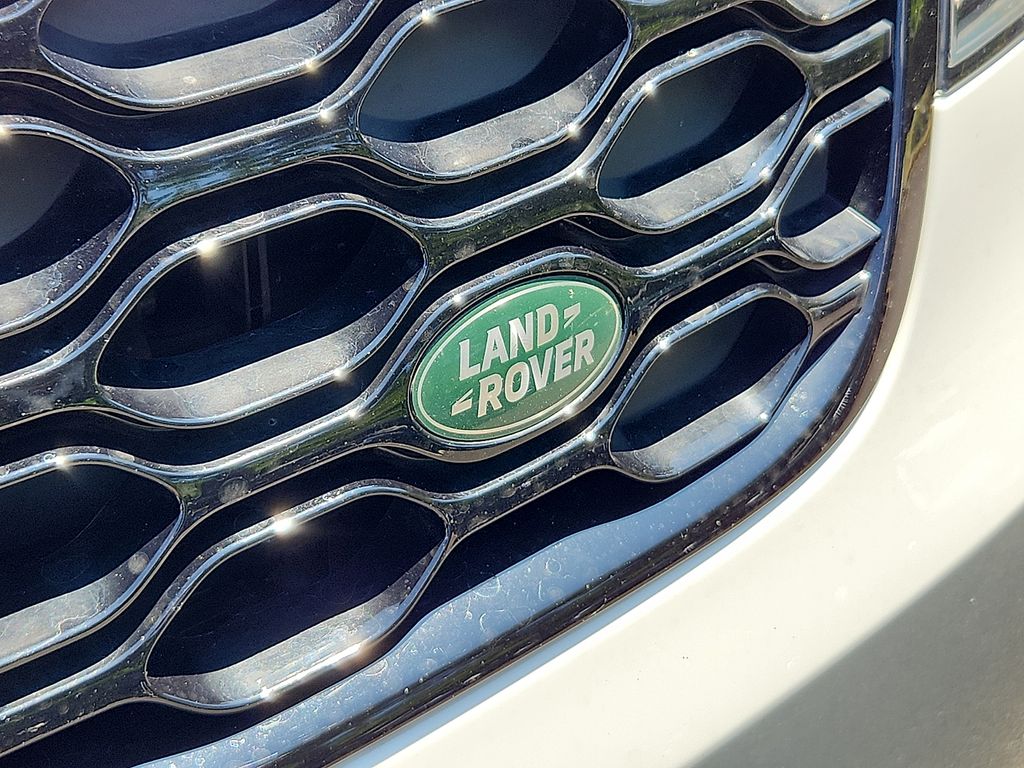 Thumbnail: 2026 Land Rover Discovery - 32