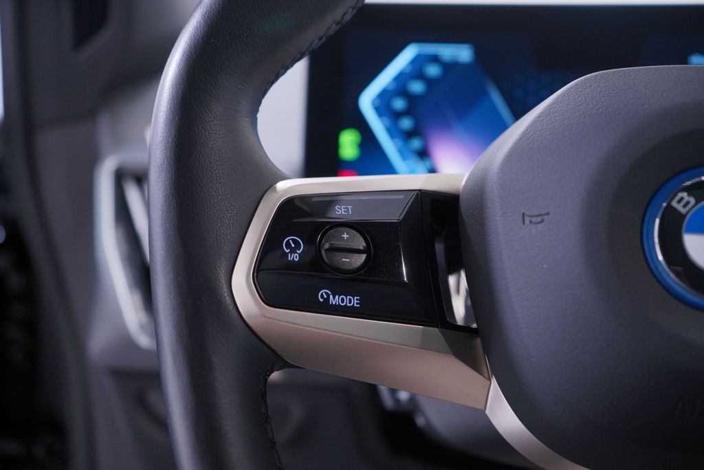 Thumbnail: 2023 BMW iX - 19