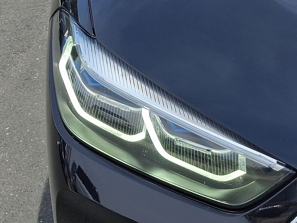 2022 BMW 8 Series  9
