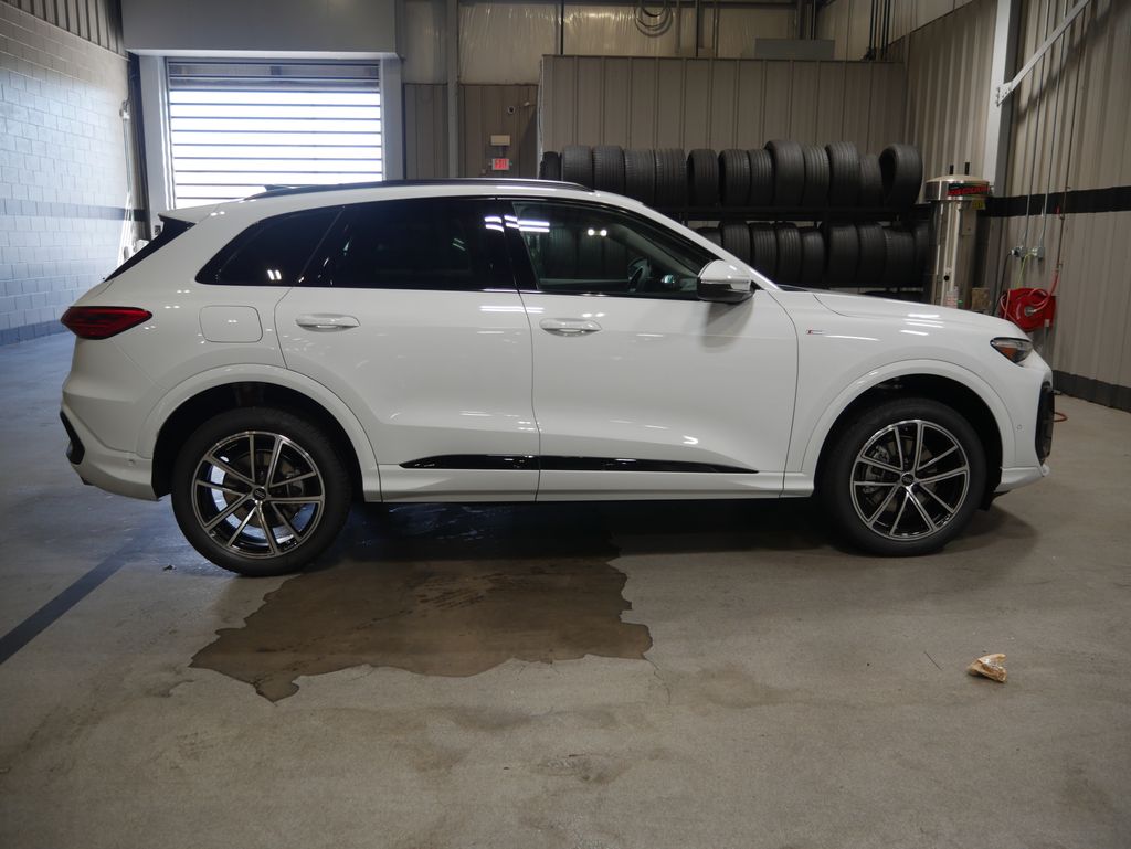 Thumbnail: 2026 Audi Q5 - 6