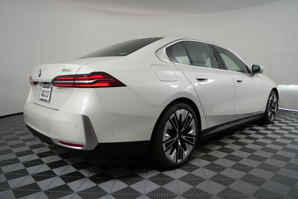 2025 BMW 5 Series 530i 3