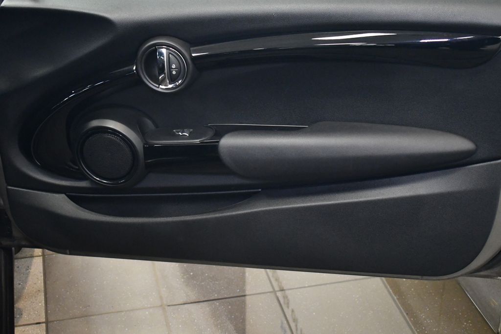 Thumbnail: 2017 MINI Cooper - 25