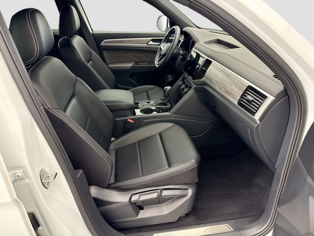 Thumbnail: 2023 Volkswagen Atlas - 18