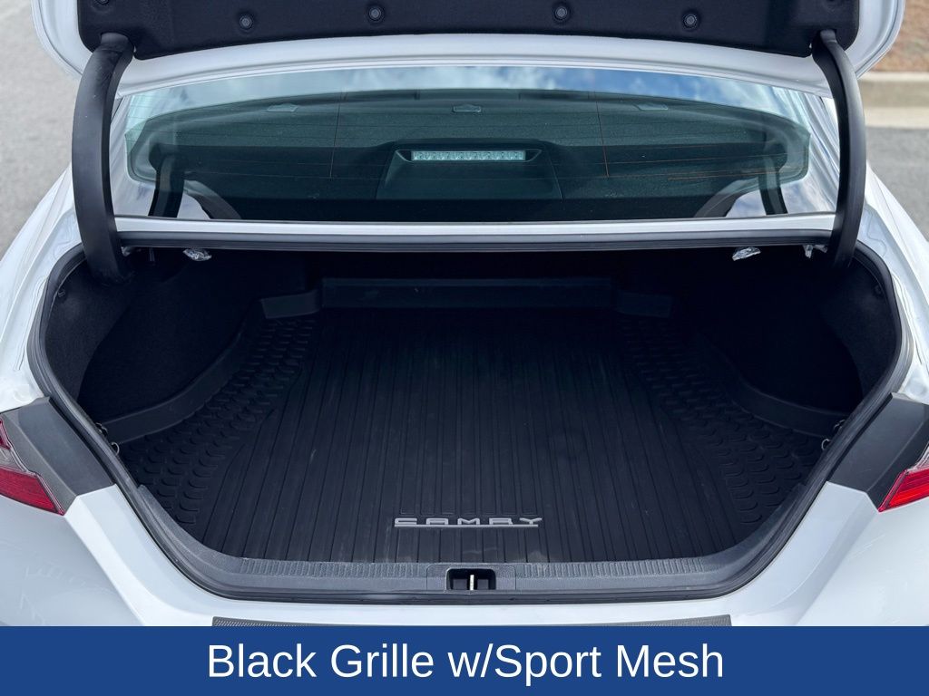 2021 Toyota Camry SE Hybrid