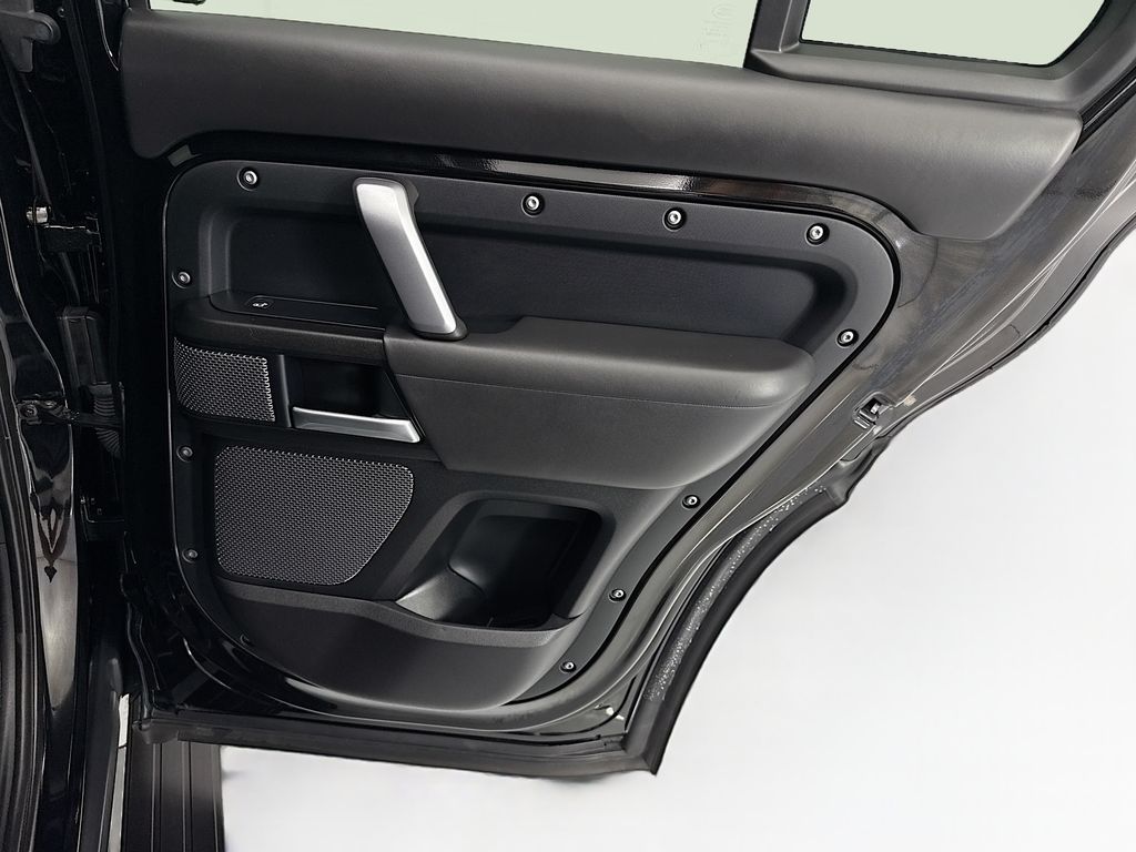 Thumbnail: 2022 Land Rover Defender - 26
