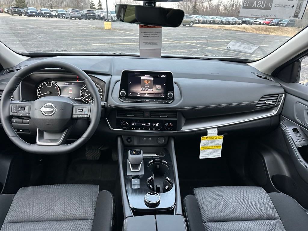 2025 Nissan Rogue SV photo