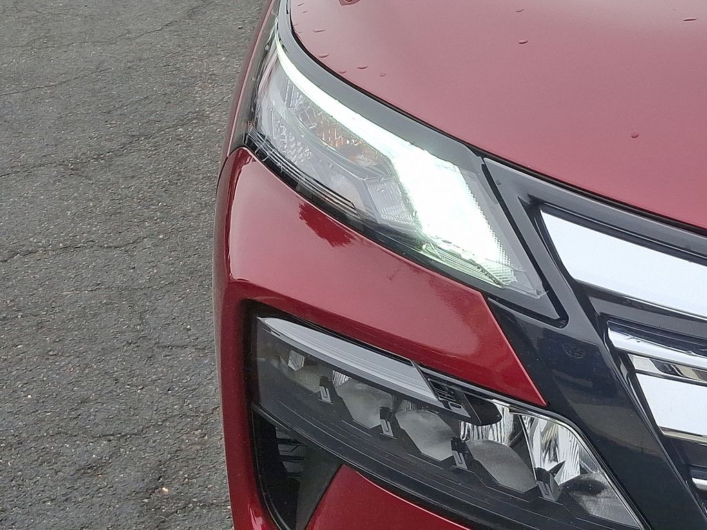 2024 Nissan Rogue SL 9