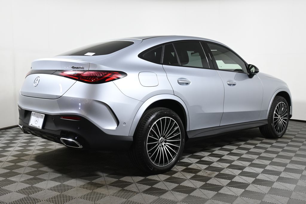 2025 Mercedes-Benz GLC 300 7